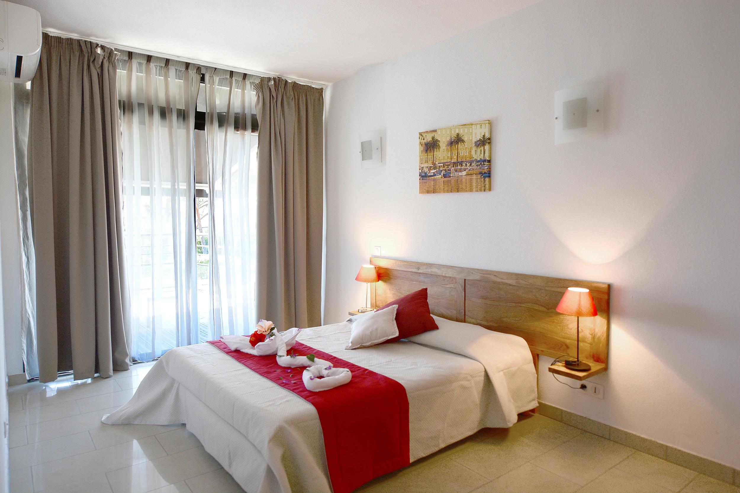 Chambre PMR à la résidence Les Calanques à Ajaccio